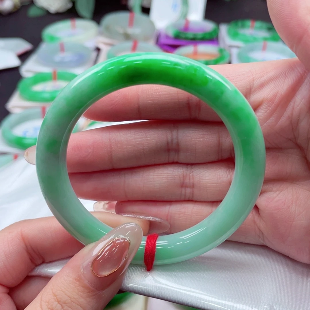 翡翠未镶嵌手镯翡翠