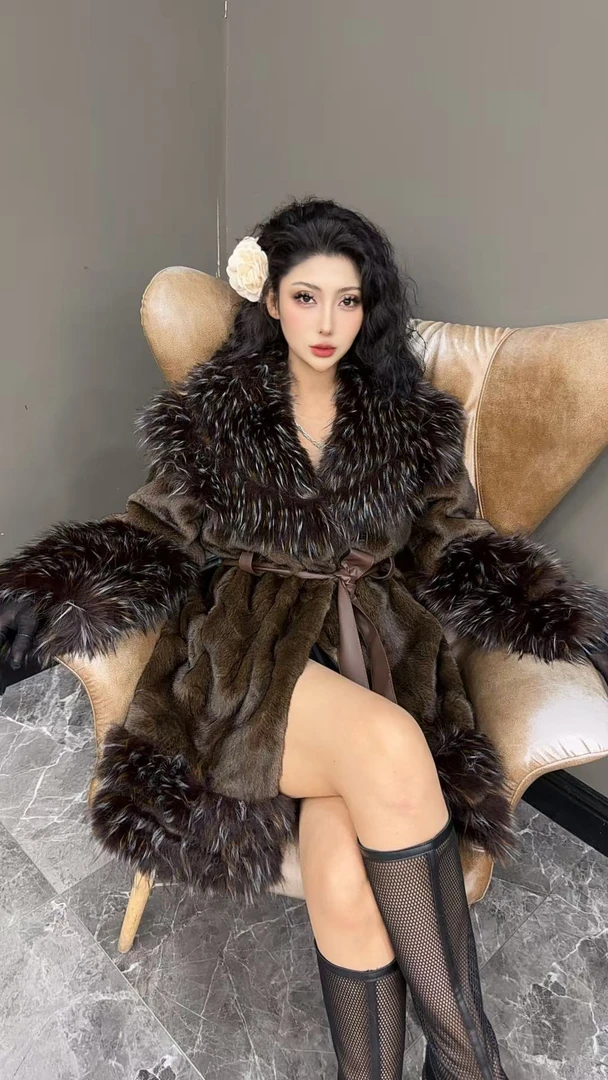 阿美拉女装高端服饰草草外套