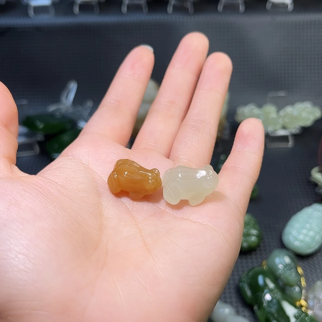 和田玉未镶嵌颈饰顺****）