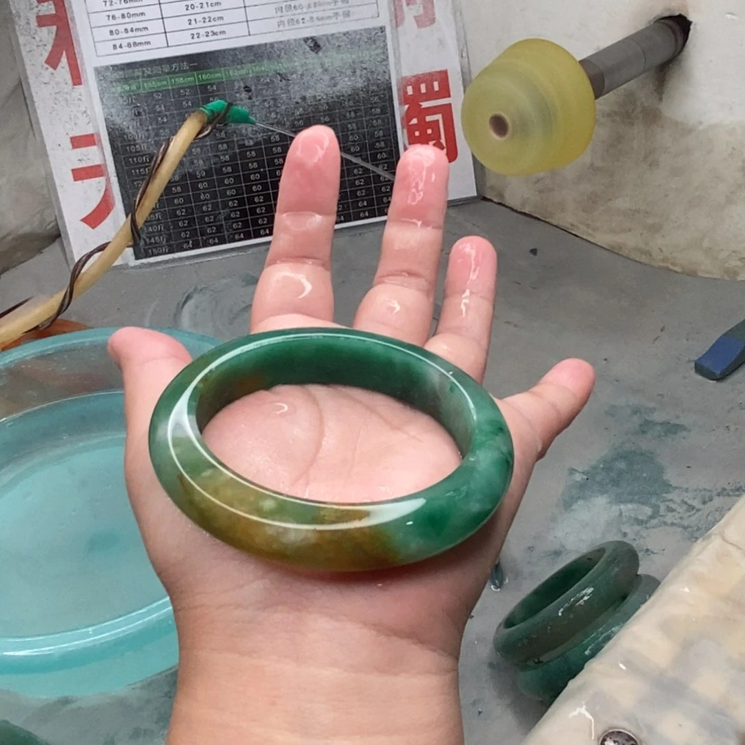 石英岩玉手镯未镶嵌