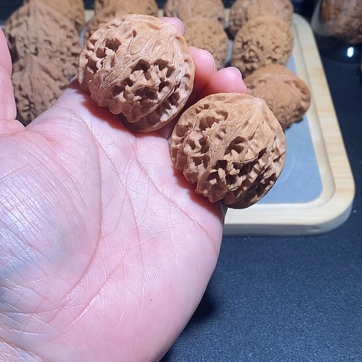 文玩核桃吊坠苹果