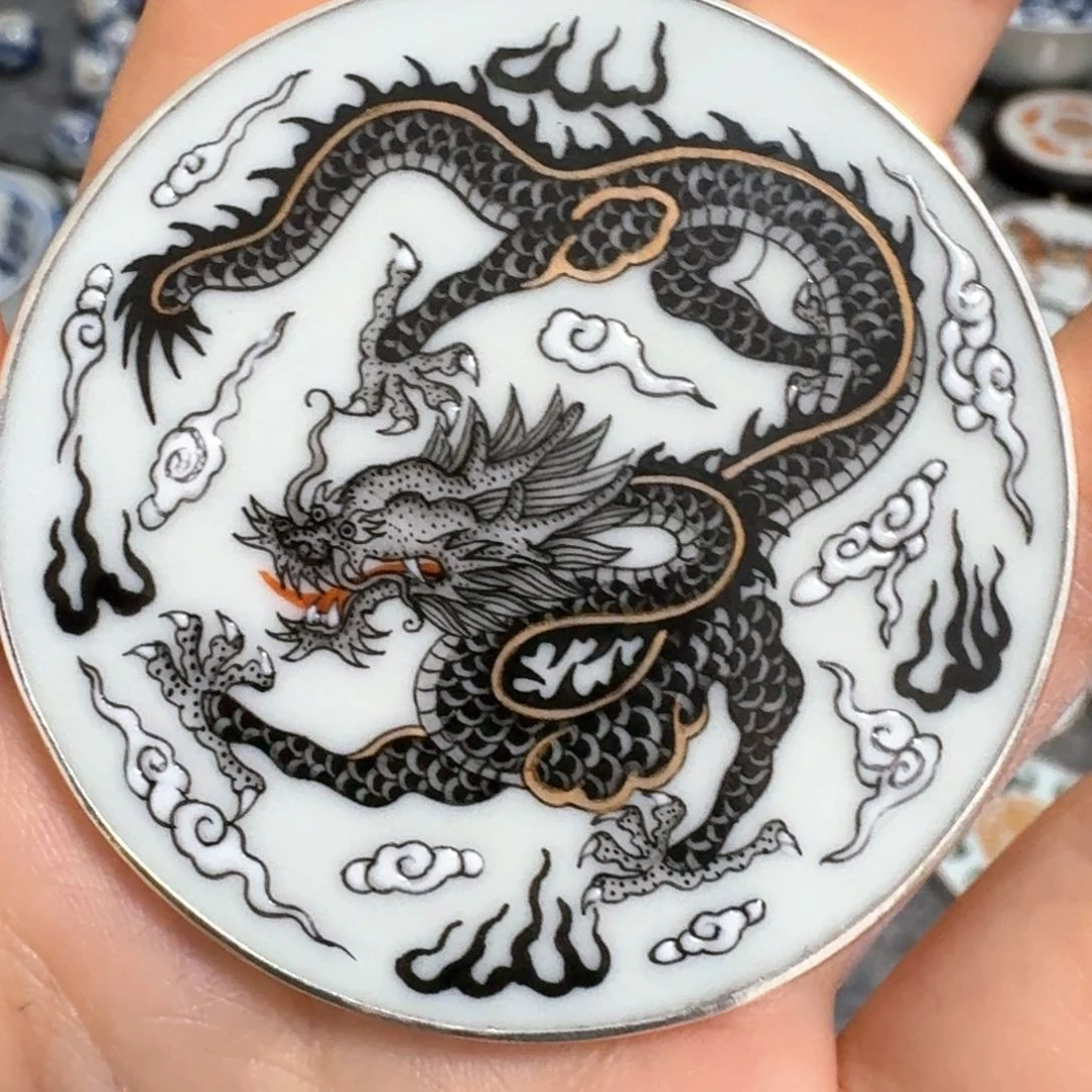 痴***然瓷片黑金龙挂件一个一个