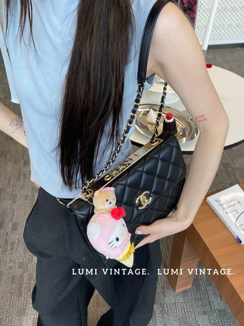 95新 Chanel/香奈儿 黑金羊皮浮雕logoTrendycc单肩包18000929