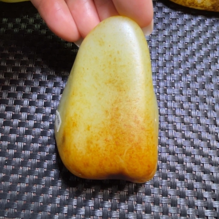 和田玉未镶嵌把件