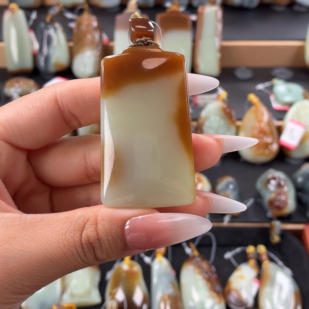 和田玉未镶嵌颈饰风**物