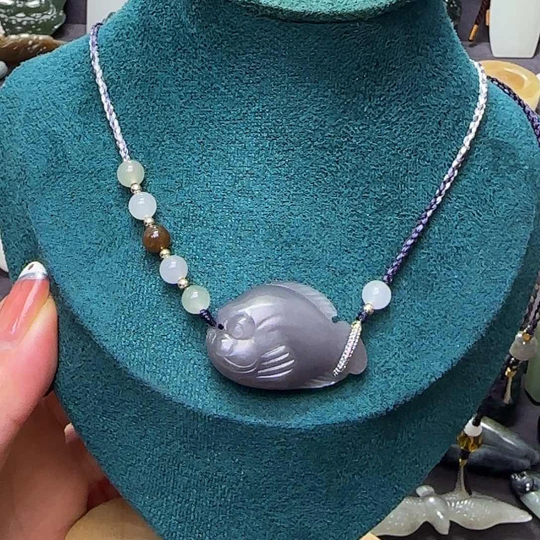 和田玉颈饰未镶嵌