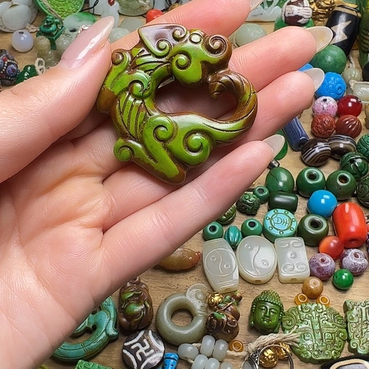 玛瑙/玉髓足铂镶嵌颈饰