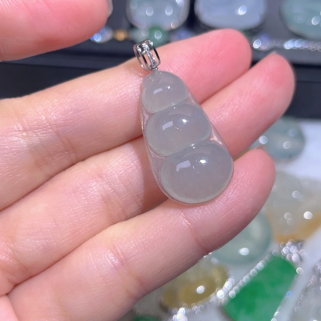 颈饰18K金镶嵌翡翠翡翠
