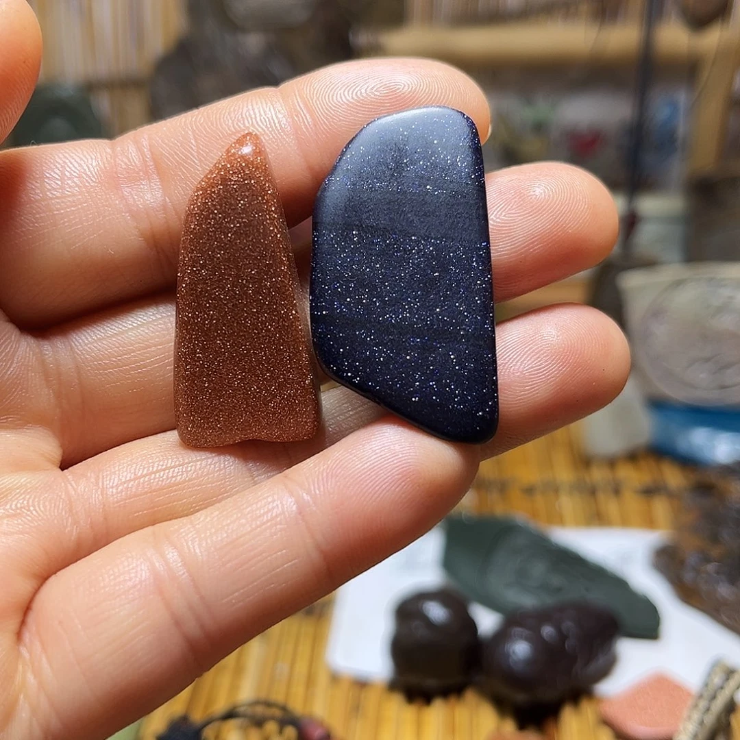 新疆原石雕刻手把件