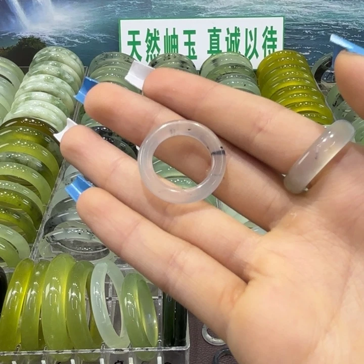 岫玉未镶嵌手镯鱼*天然