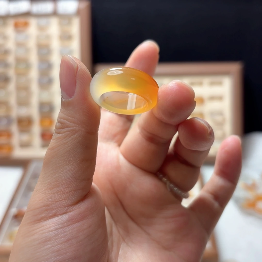 未镶嵌戒指玛瑙/玉髓670港14-15瑕