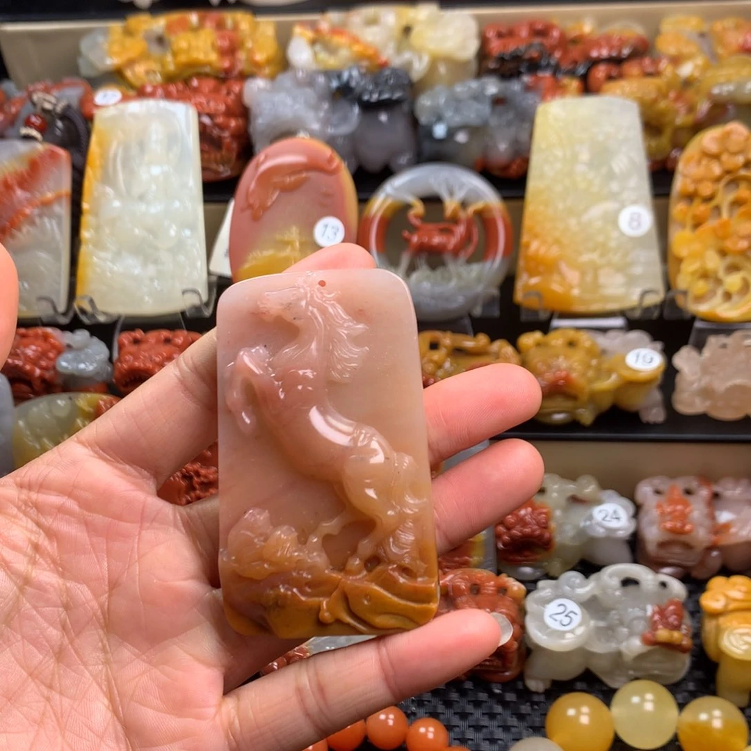 石英质玉（黄龙玉）挂件未镶嵌