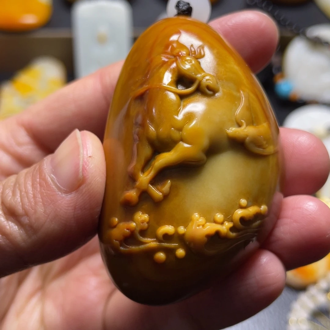 和田玉未镶嵌颈饰