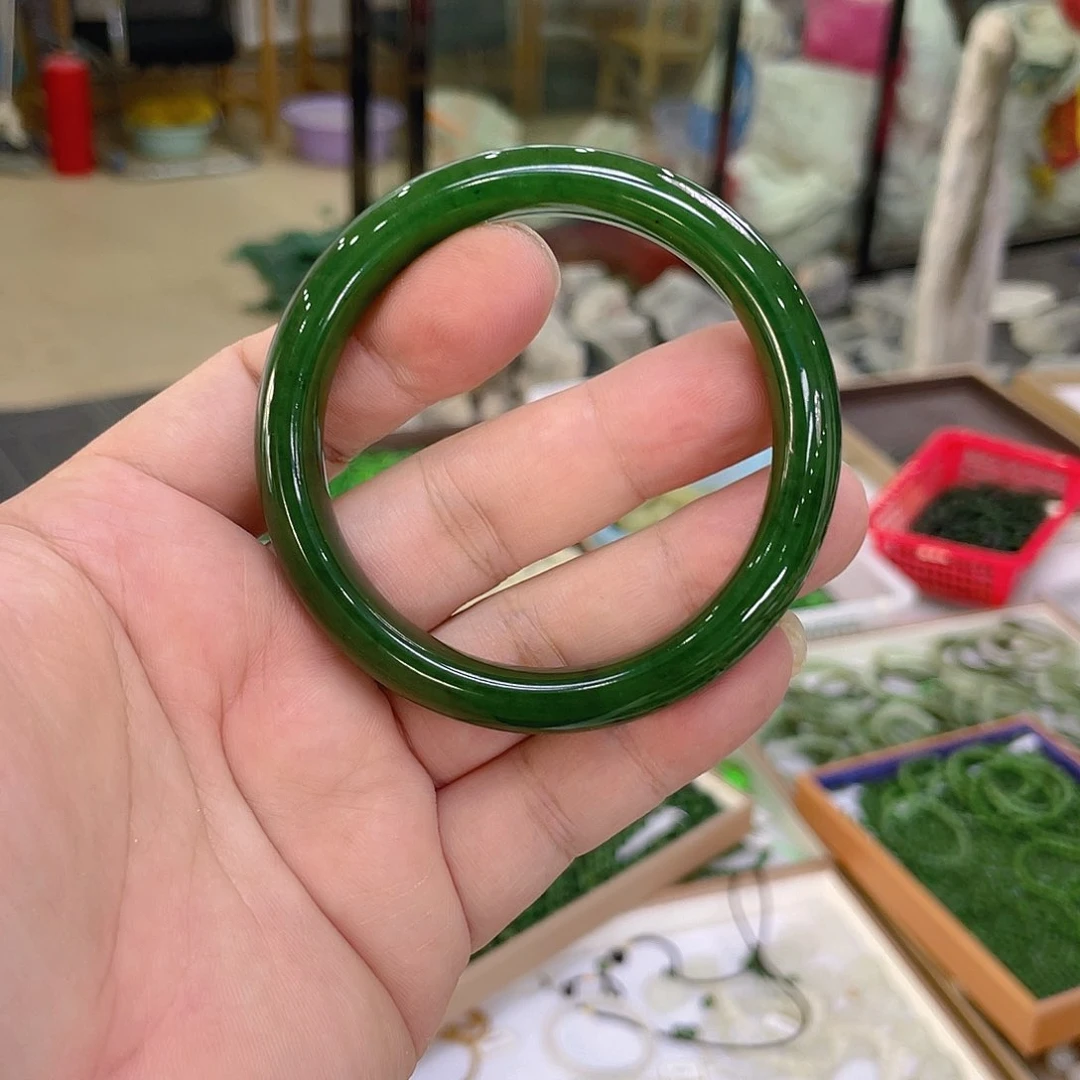 和田玉（碧玉）手镯未镶嵌