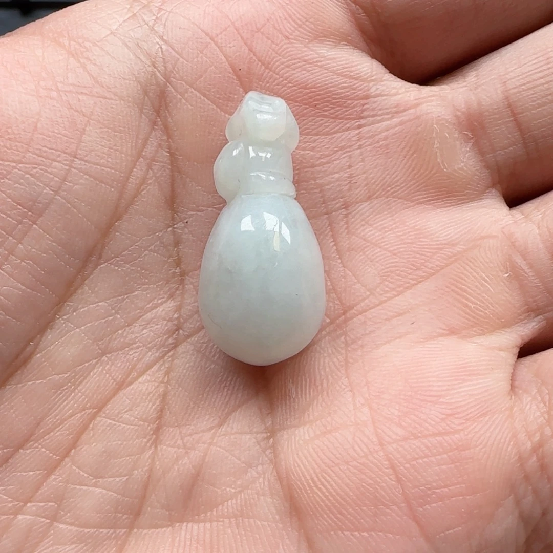 翡翠未镶嵌颈饰钱袋