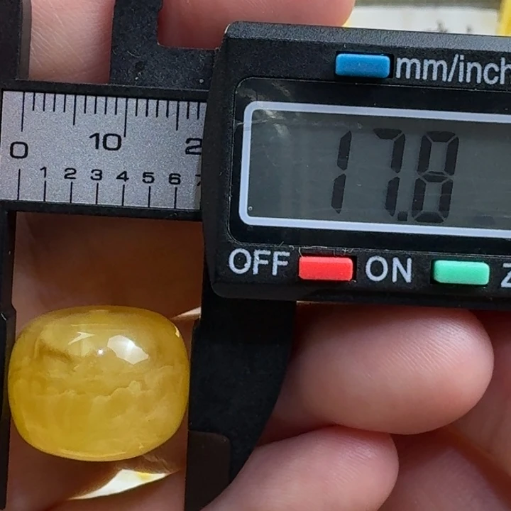 未镶嵌琥珀裸石30杂