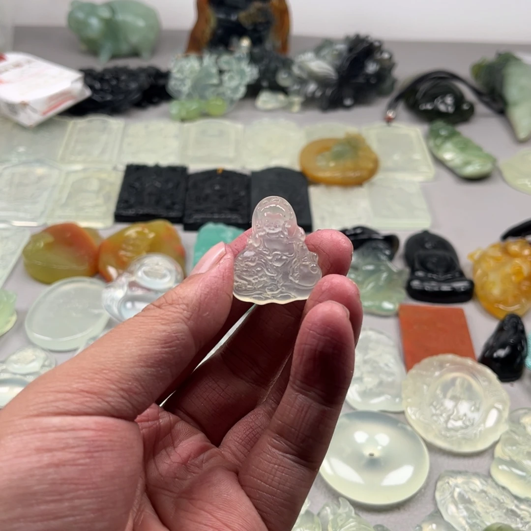 未镶嵌蛇纹石玉颈饰