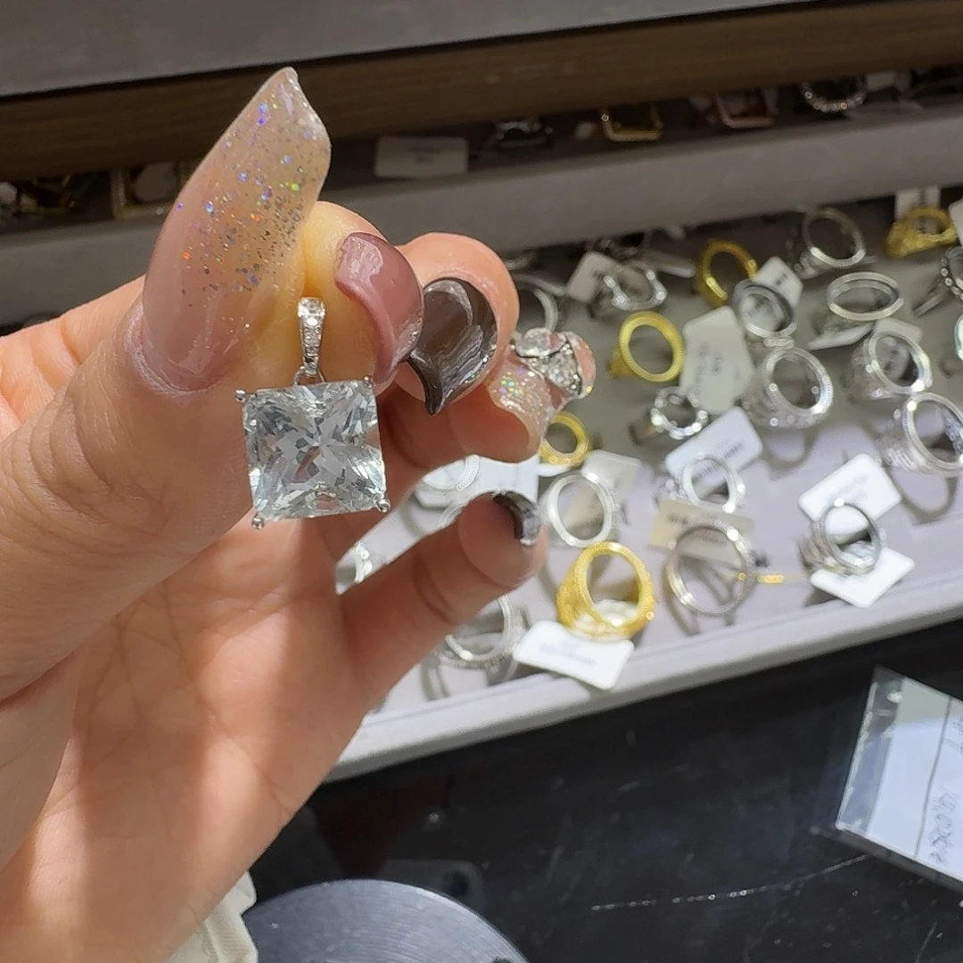 M***.未镶嵌珠宝半成品水晶