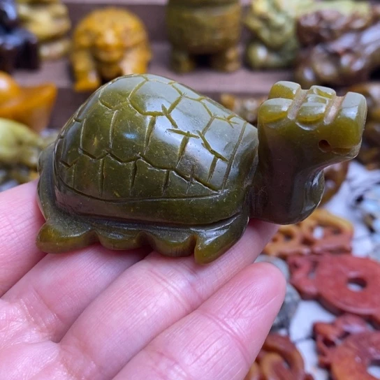 蛇纹石玉未镶嵌颈饰08