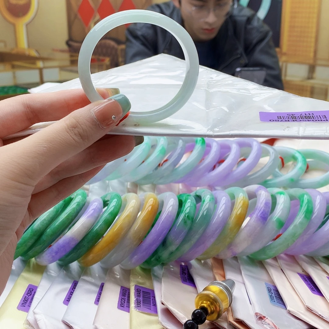 翡翠未镶嵌手镯nnn