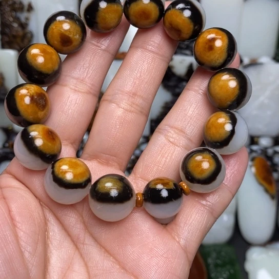 和田玉颈饰未镶嵌雨****虹