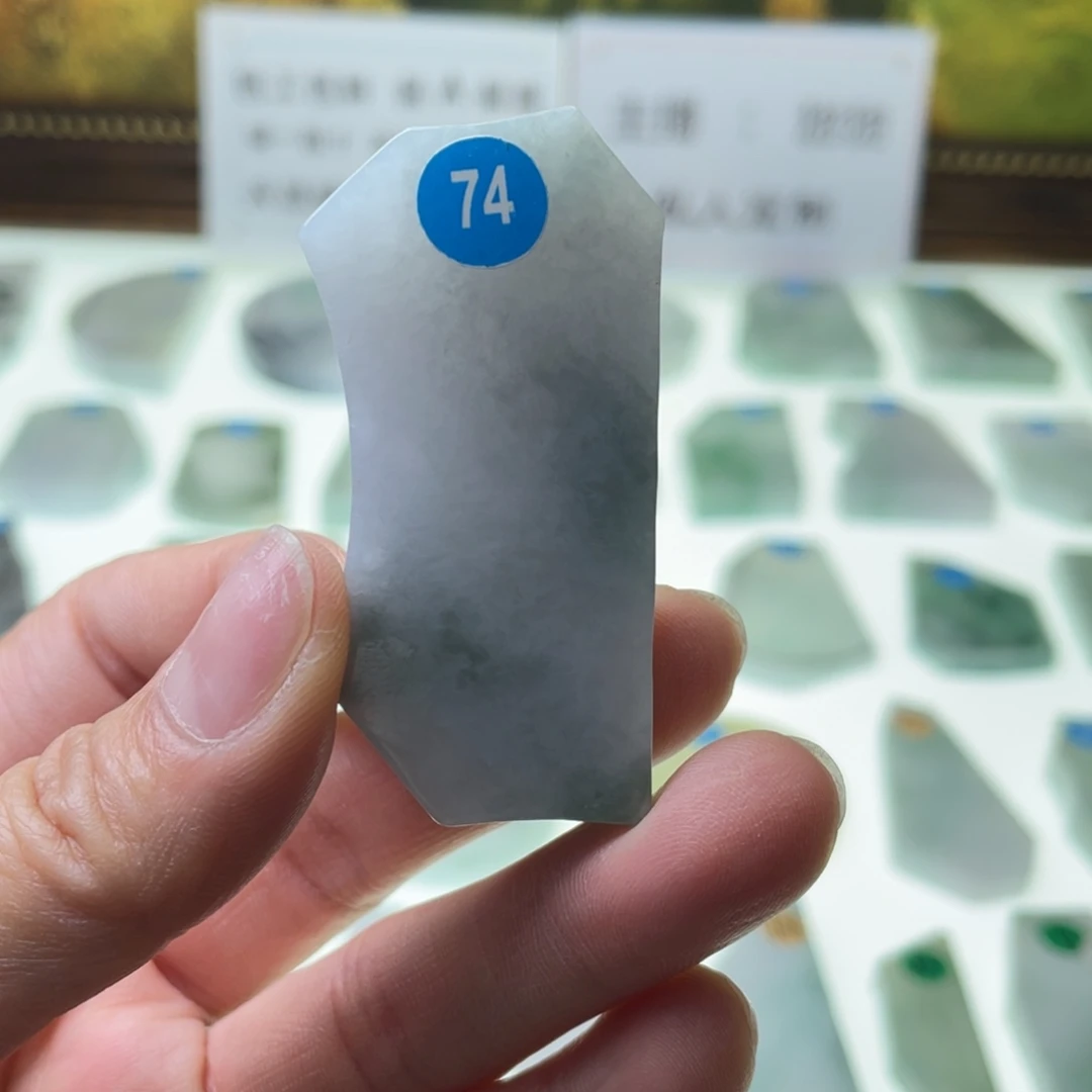 定制翡翠未镶嵌挂件