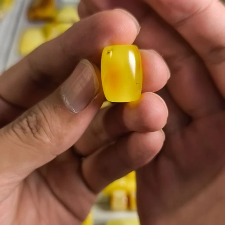 未镶嵌琥珀裸石微瑕桶珠20.1*14.7mm