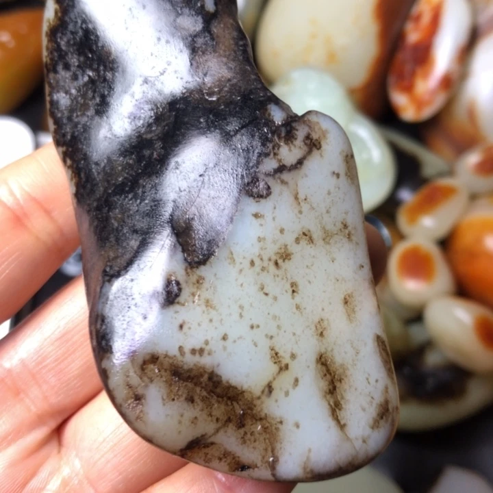 和田玉未镶嵌珠宝奇石