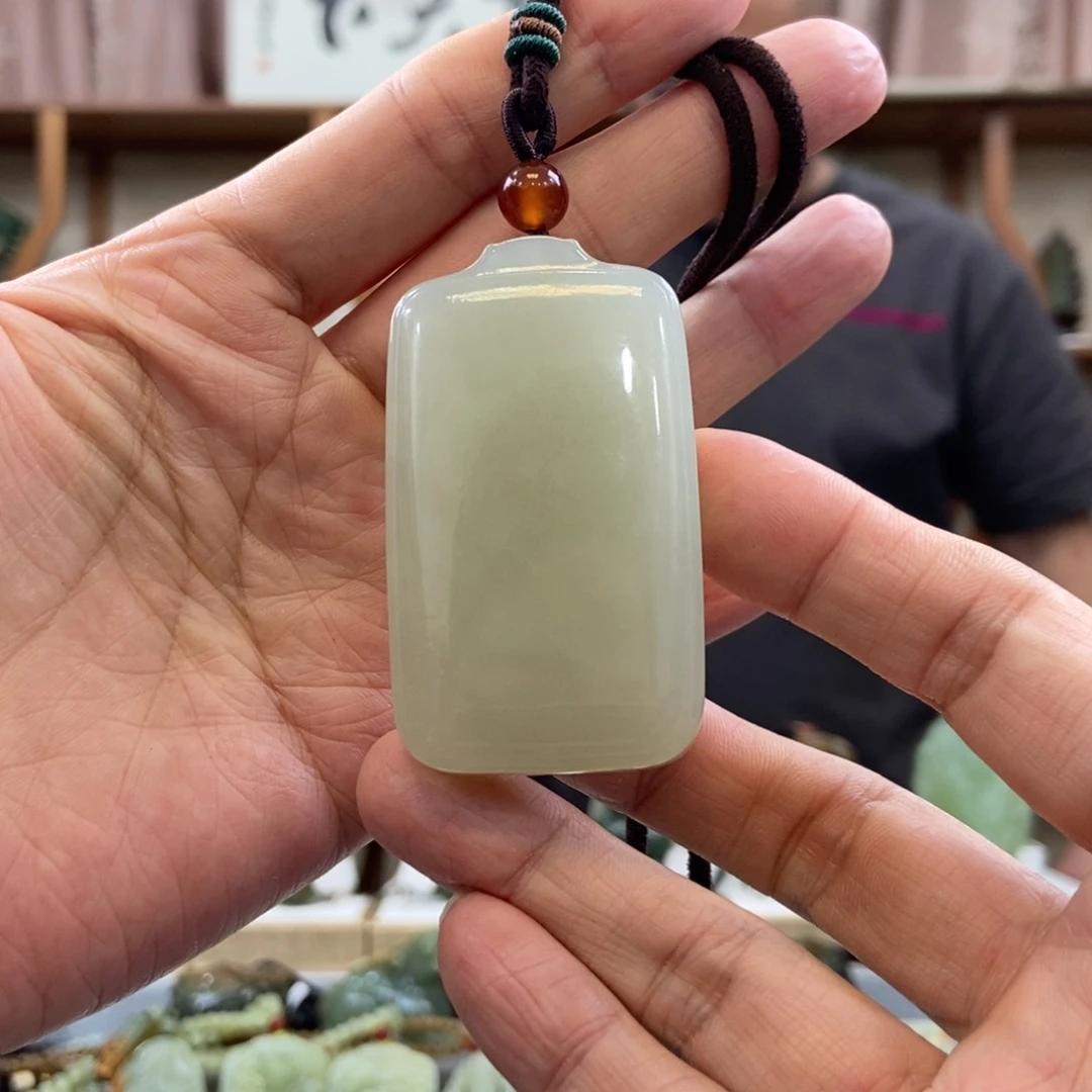 和田玉吊坠未镶嵌