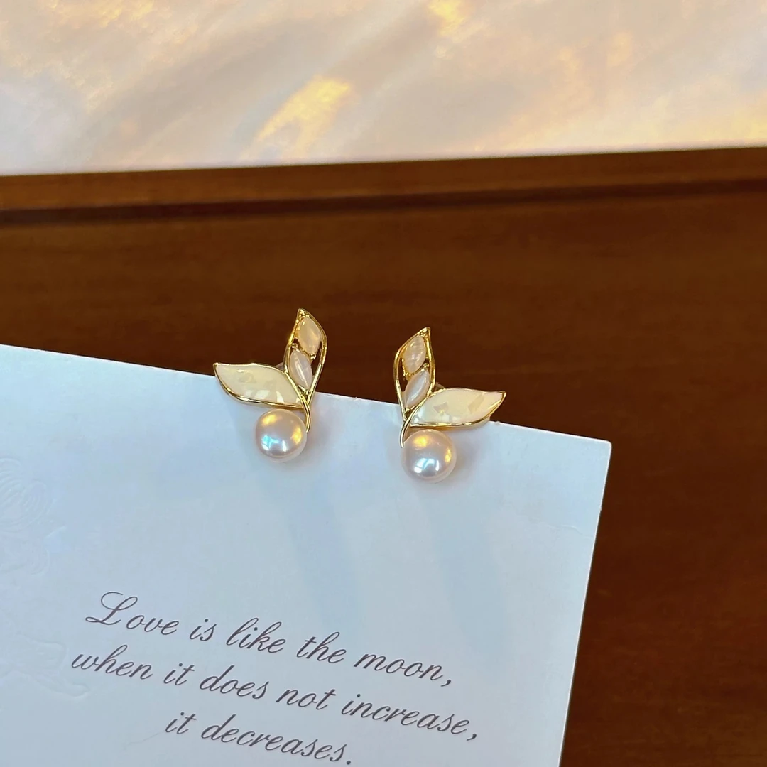 铜合金耳饰 AL6084 新款精致感鱼尾气质耳钉