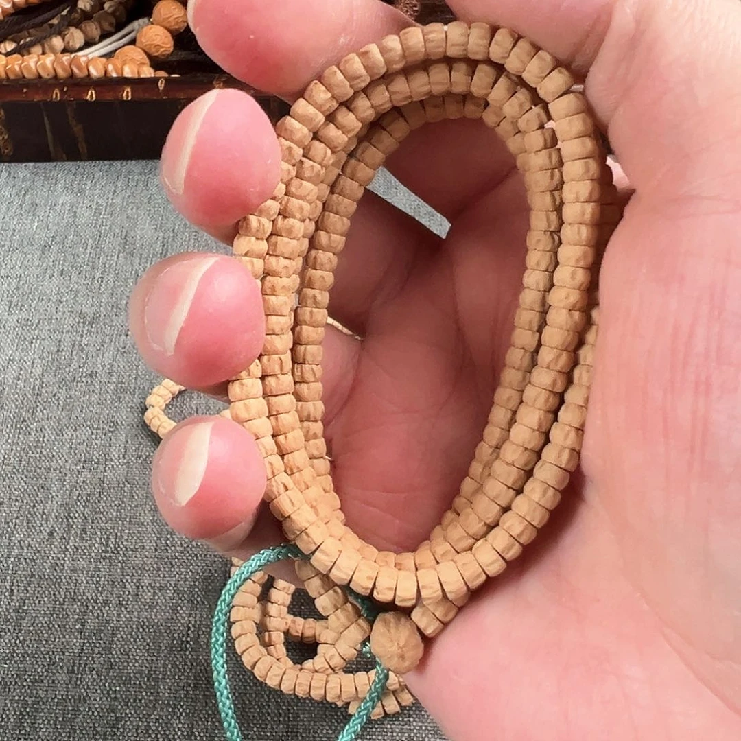 猴头核桃吊坠百香籽药片