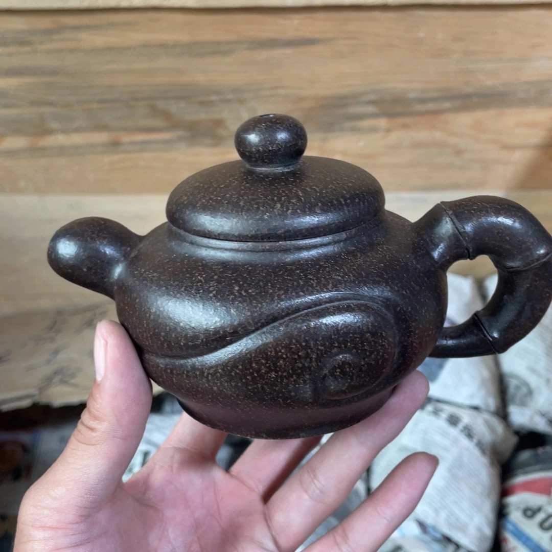 紫砂茶壶老厂紫砂壶一件。
