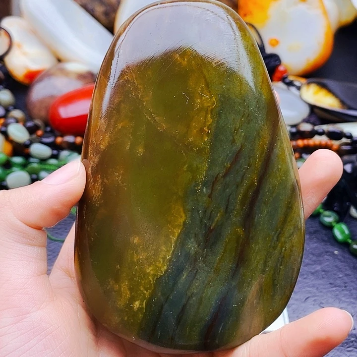 用***7和田玉未镶嵌挂件