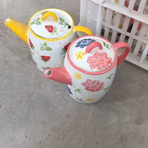 微瑕，不能明火，油壶变形2个黄，粉