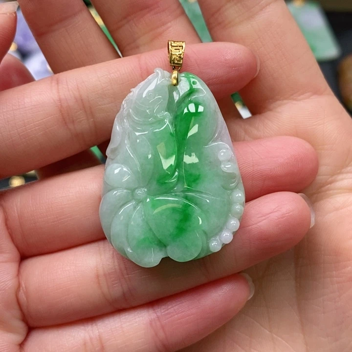 翡翠颈饰未镶嵌吊坠