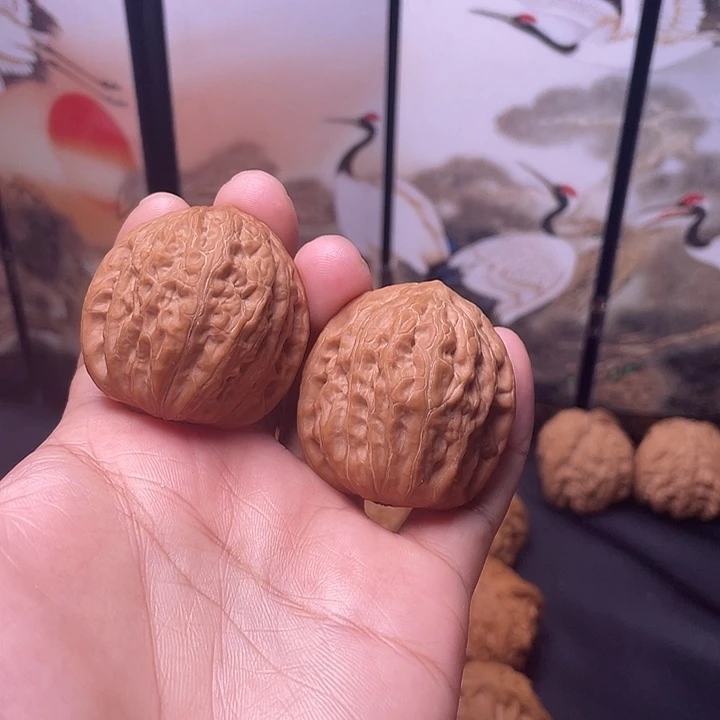 核桃36.5铁锤。