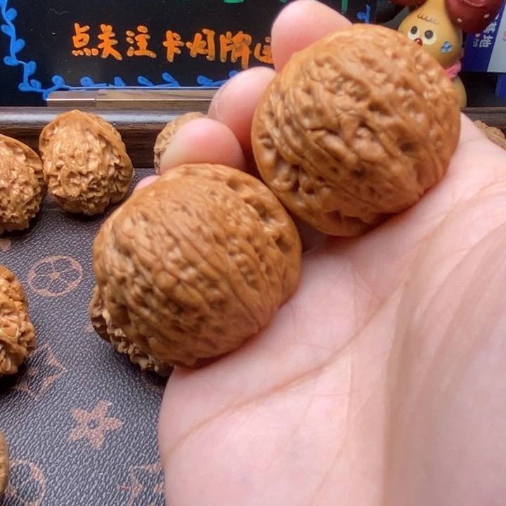 文玩核桃吊坠铁锤36