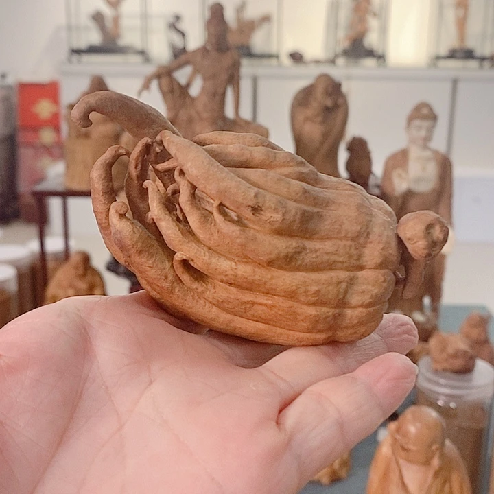 う***い檀香木佛手工艺品摆件