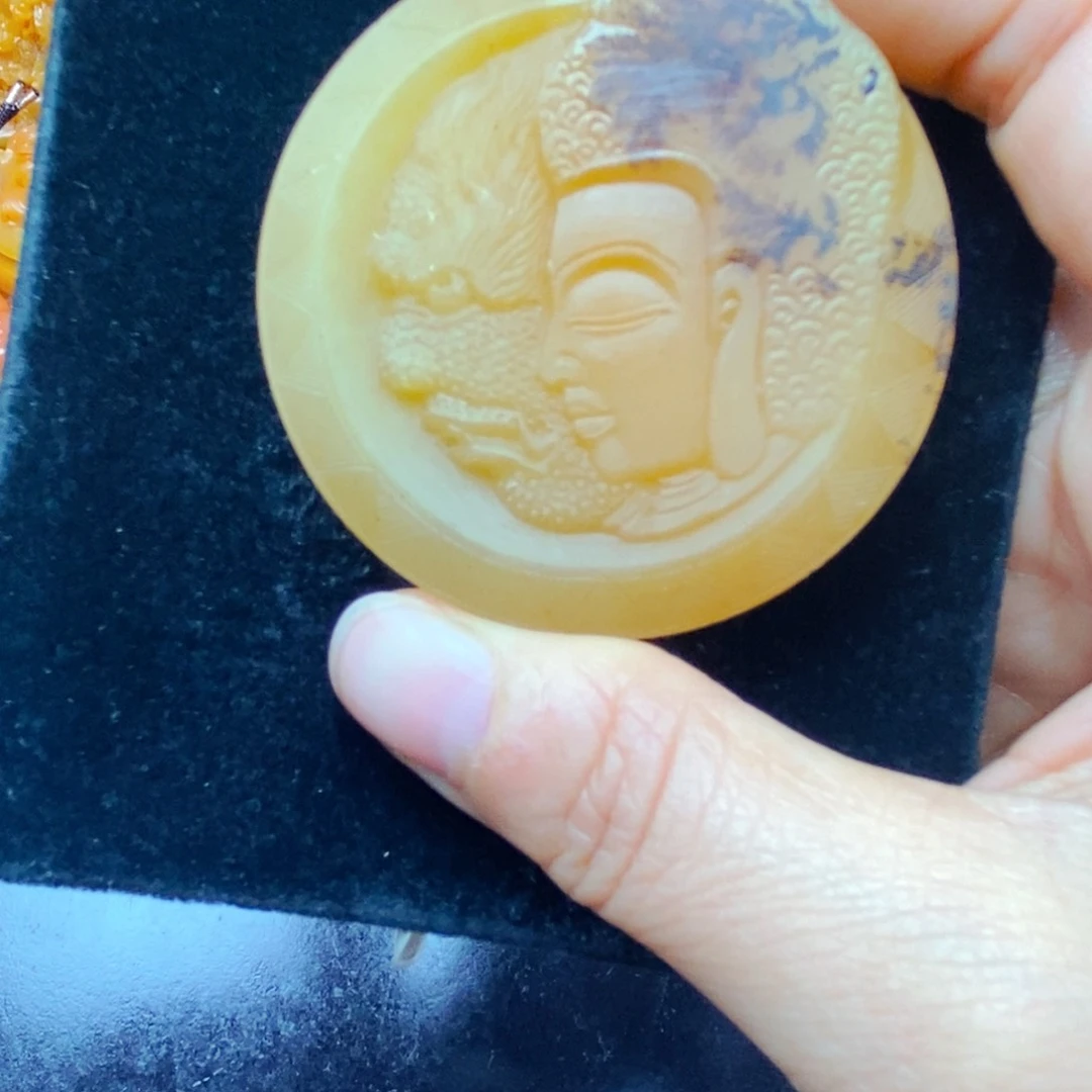 石英质玉（黄龙玉）未镶嵌颈饰