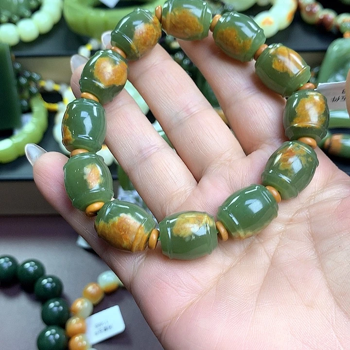 冷***漠手串未镶嵌透闪石质玉