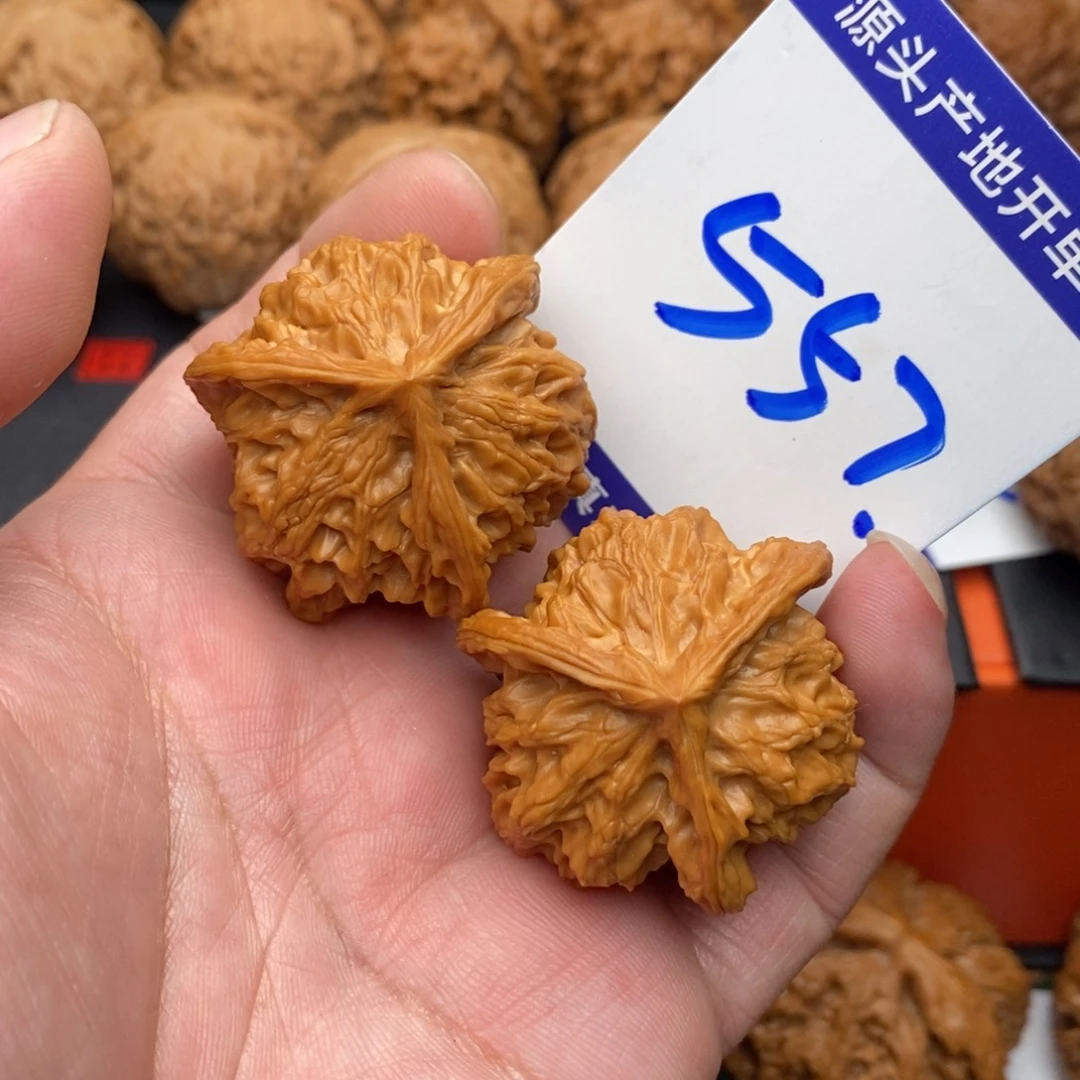 把件文玩核桃盘山三棱37左右