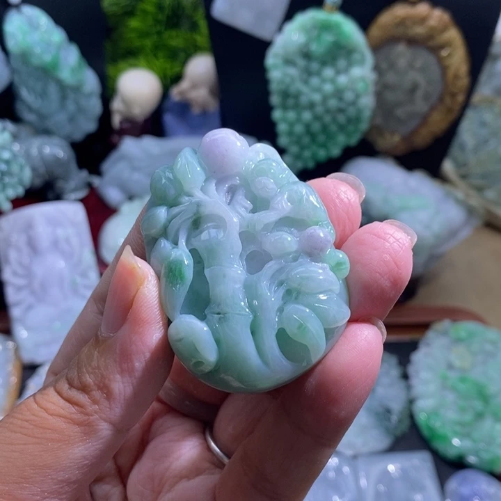 【闪购商品】颈饰未镶嵌翡翠鱼