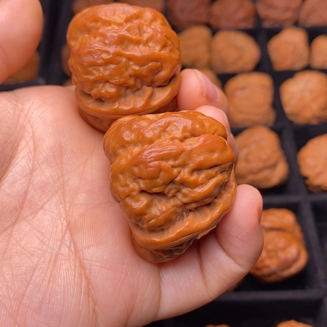 文玩核桃把件秦岭野生核桃