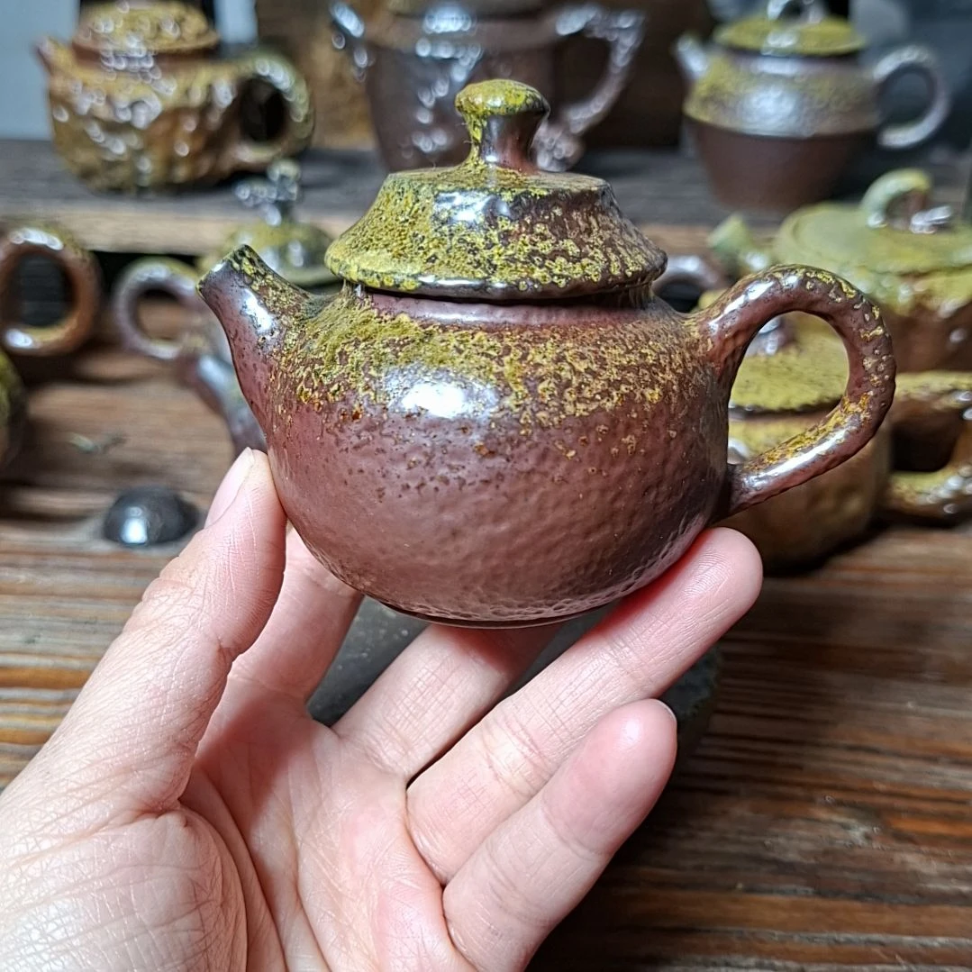 坭兴陶纯柴烧壶110c，微瑕