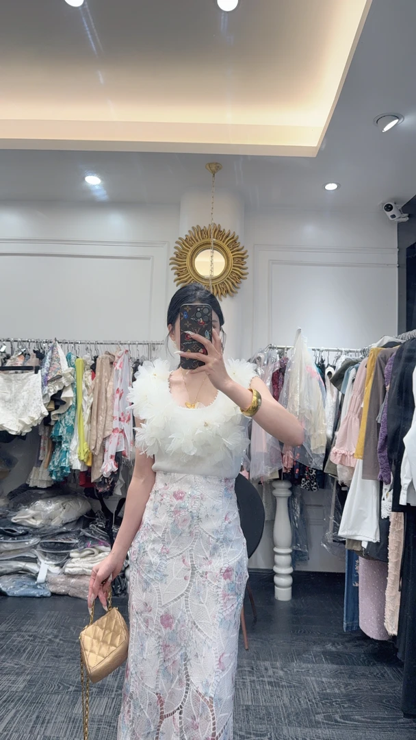 大气元（上衣）重工花朵上衣