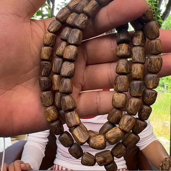 手串沉香乌身树心油0.9多样性发货1条