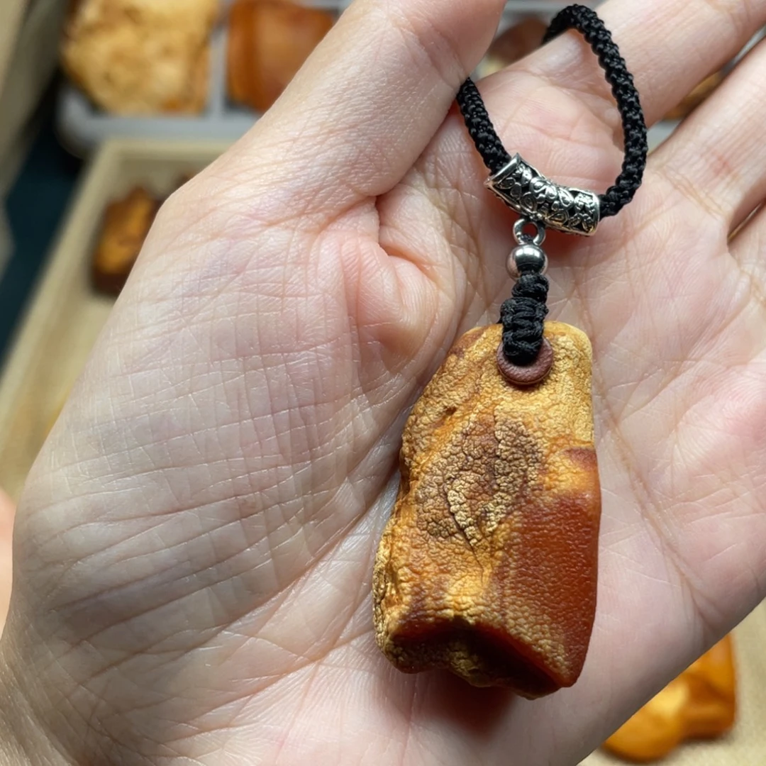 未镶嵌琥珀珠宝奇石