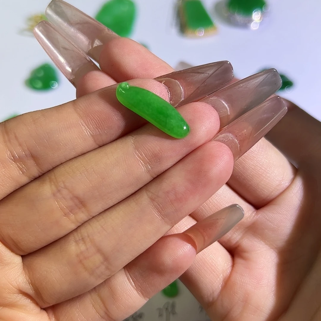 翡翠裸石天然缅甸翡翠