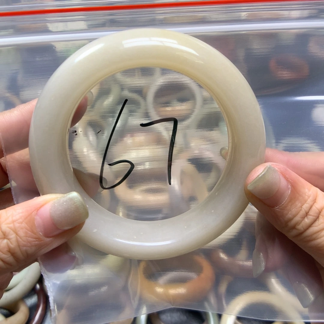 石英质玉手镯未镶嵌芳****多