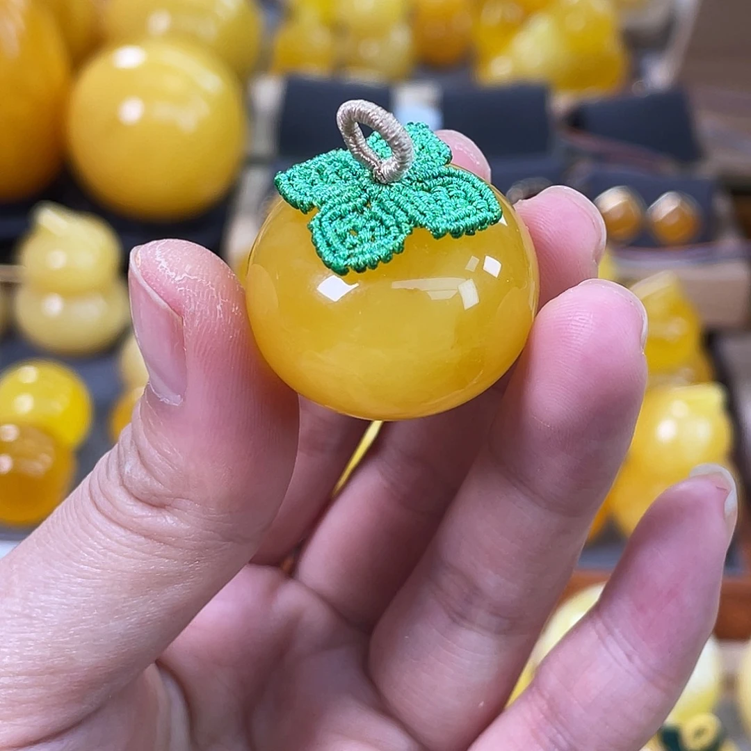 琥珀未镶嵌裸石吊坠